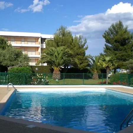 Studio en rez de jardin dans résidence avec piscine Appartement Juan-les-Pins