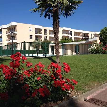 Studio en rez de jardin dans résidence avec piscine Juan-les-Pins
